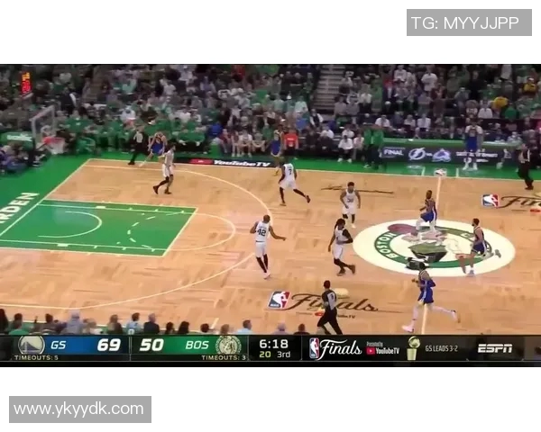 足球场上球星尴尬瞬间集锦:从失误到跌倒,一秒钟变成笑料的真实面貌